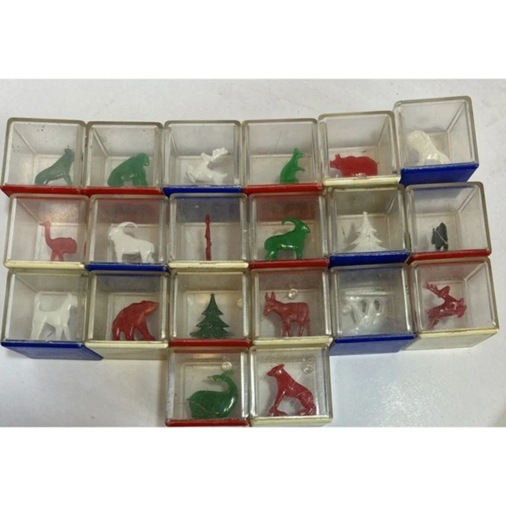 20 Vtg Children's Clear Toy Blocks Rattles Lucite Plastic Animals‎ Beads